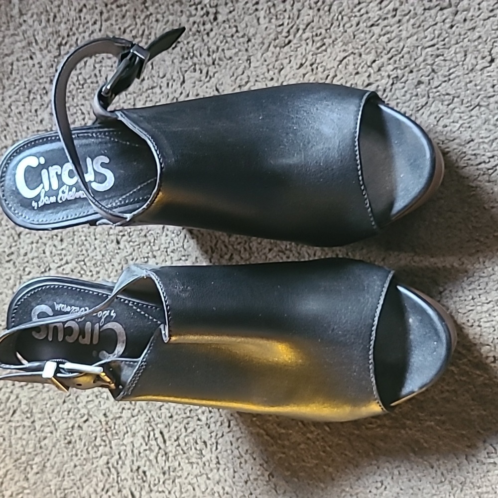 Wedges by Circus size 9.5